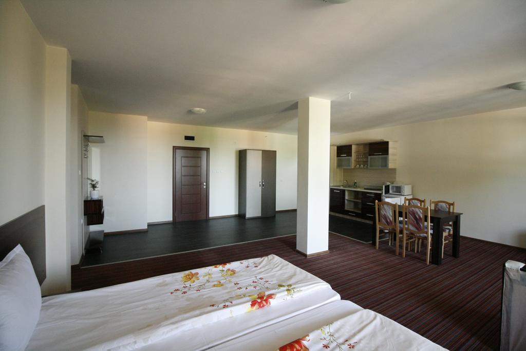 Hotel Marant Sozopol Bagian luar foto